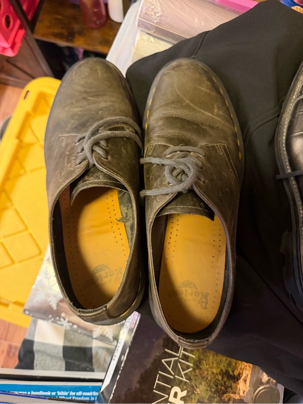 Men's doc martens size 10M